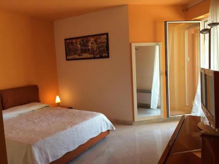 Victoria Bilocale Centro Citta E Vista Mare Apartment Menton Exterior photo